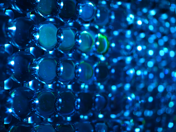 WaterDropCurtain von Poetic Design und FormLED in blau