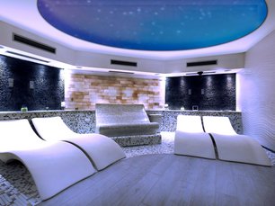 Videofähige Lichtdecken im Wellnessbereich